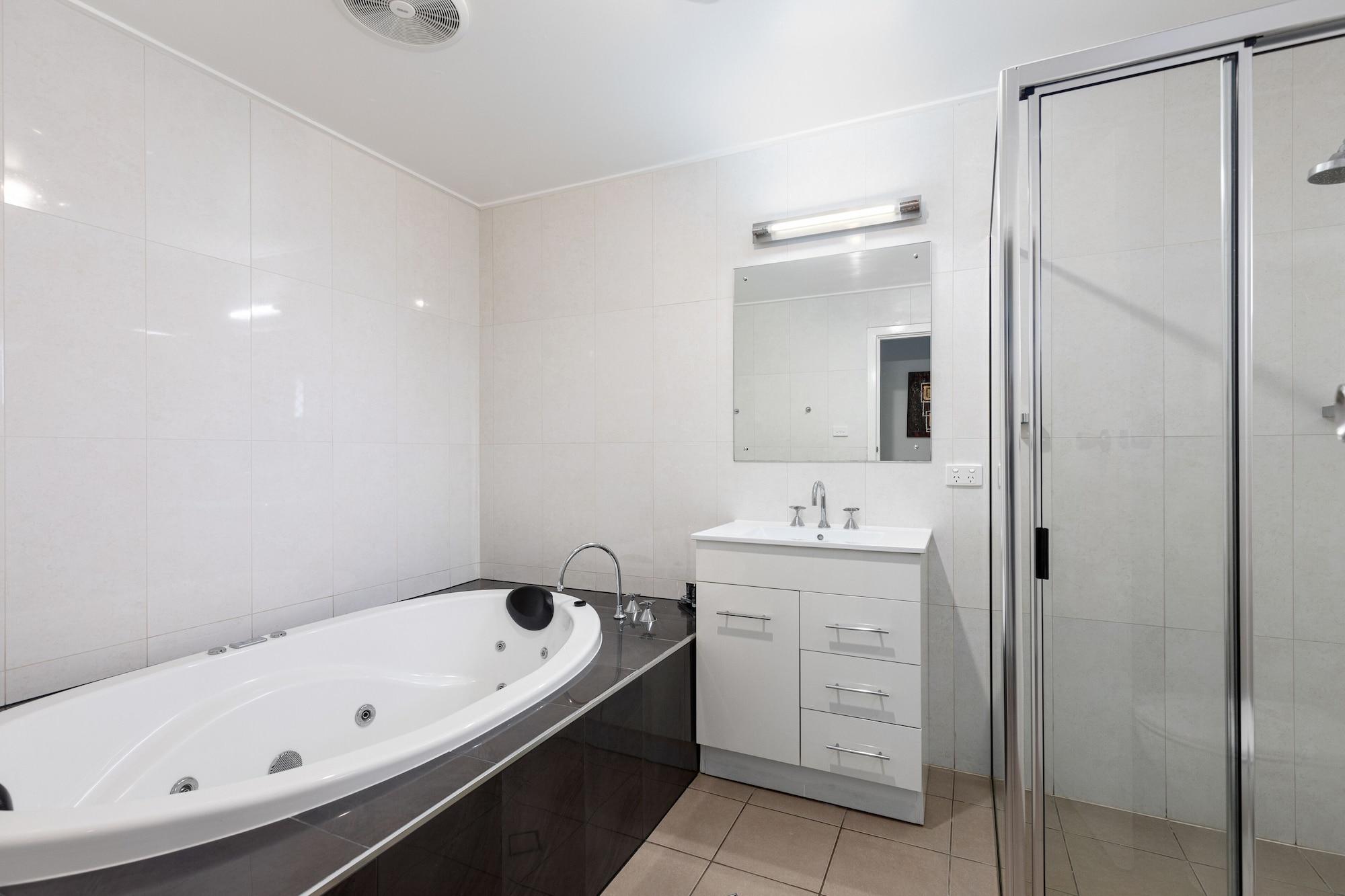 The Henty Motel Mount Gambier Exterior photo