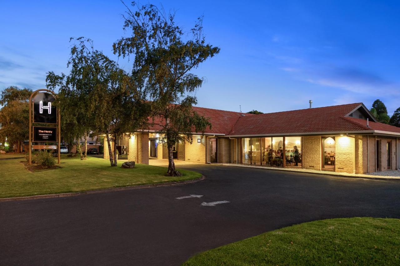 The Henty Motel Mount Gambier Exterior photo