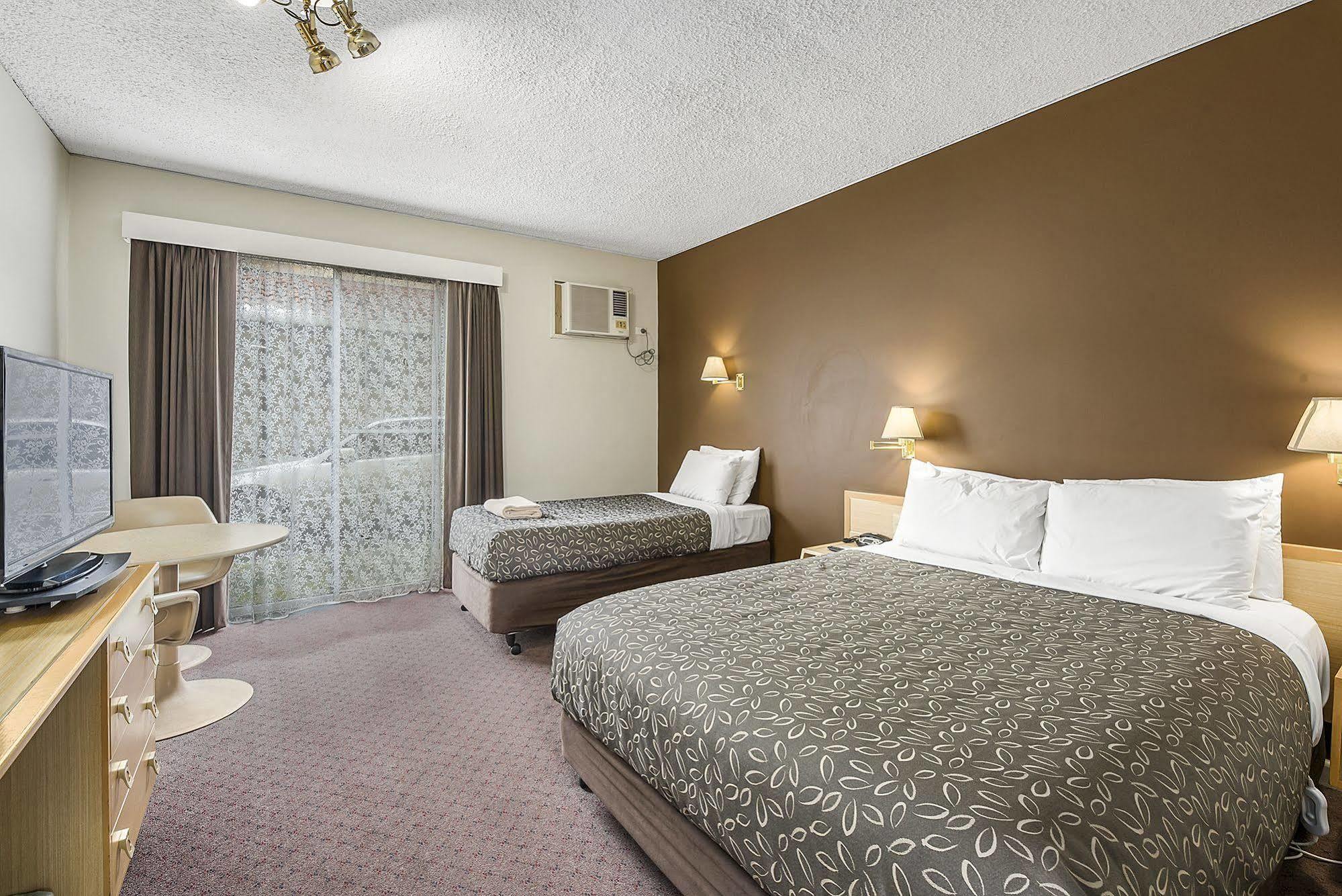 The Henty Motel Mount Gambier Exterior photo